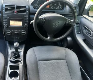 Mercedes-Benz A-Class A160 BlueEFFICIENCY Classic SE, 1.5 Petrol Manual, 3 Door, Silver image 2
