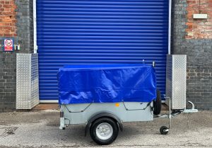 2021-IFOR WILLIAMS p5e TRAILER WITH FULL MESH +RAMP WITH BLUE TARPAULIN COVER (SOLD) image 15