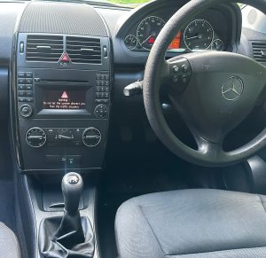 Mercedes-Benz A-Class A160 BlueEFFICIENCY Classic SE, 1.5 Petrol Manual, 3 Door, Silver image 25